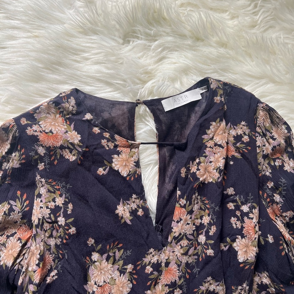 Astr the Label Floral Print Long Sleeve Romper - Picture 3 of 10